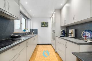 Dit appartement is gelegen in een rustige woonwijk van Wondelgem, op wandel- en fietsafstand van winkels, scholen, openbaar vervoer en een...