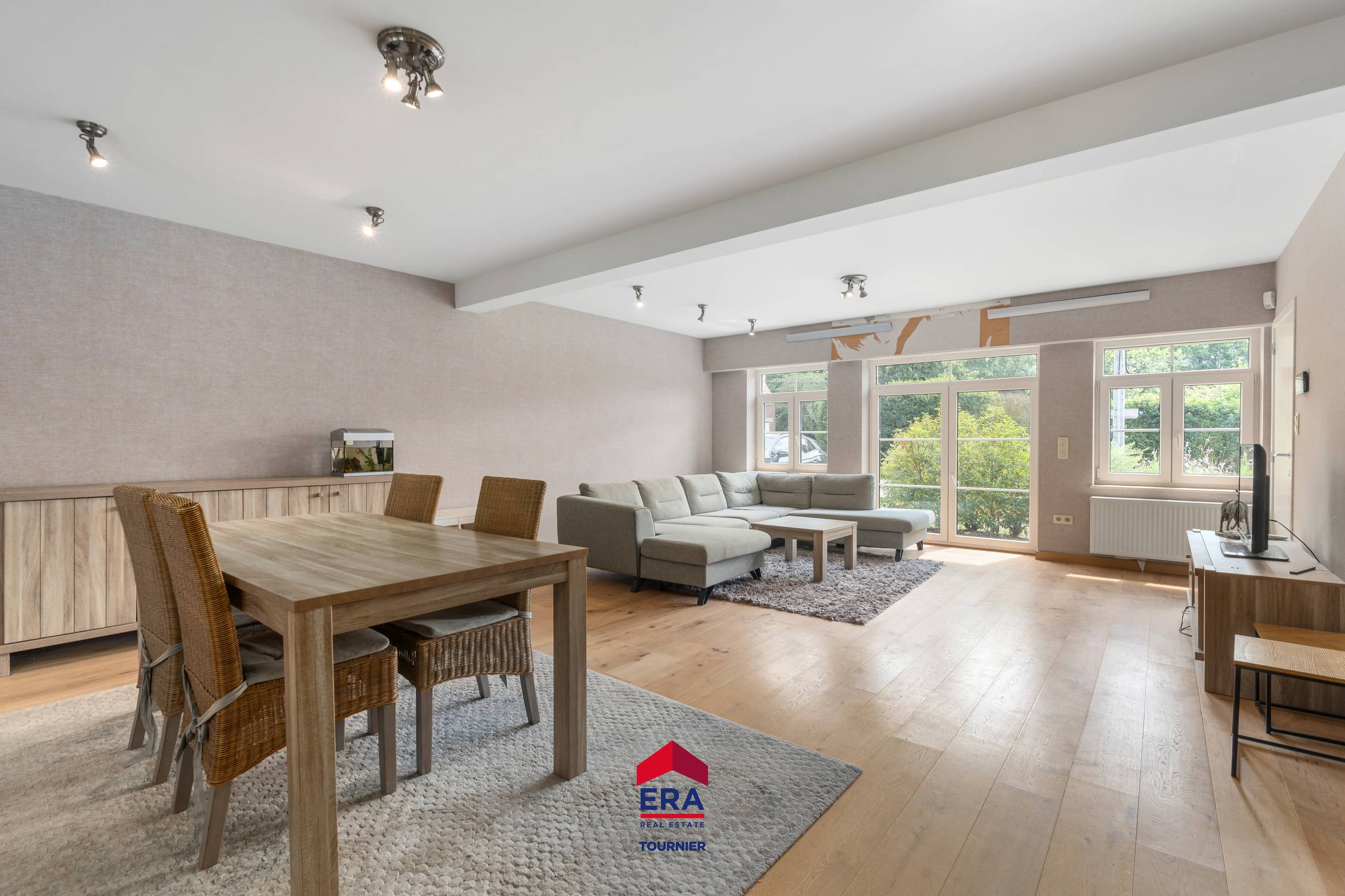 Hoevewoning met paardenstal op groene locatie - foto 5