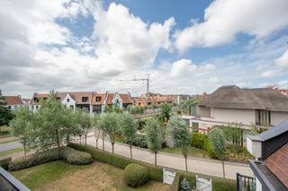 Stijlvol PENTHOUSE met 2 slaapkamers en terras - DUINENWATEROp wandelafstand van het centrum van Knokke-Heist, in de recente en geliefde wijk...