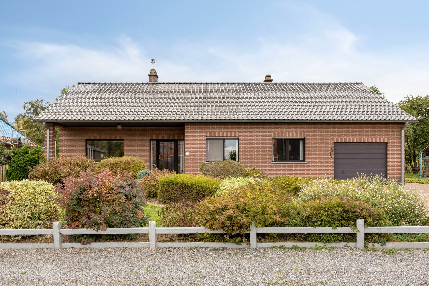 Uitstekend onderhouden open bebouwing met zonnepanelen en 3 tot 5 slaapkamers op prachtig perceel van 55a43ca - photo 5