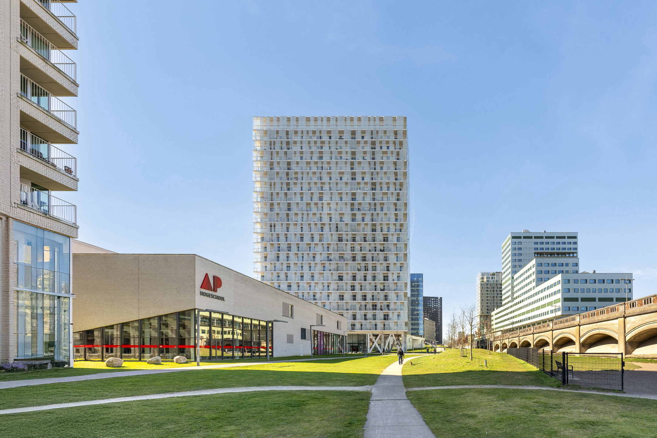 Instapklare studio met terras nabij Park Spoor Noord - foto 2