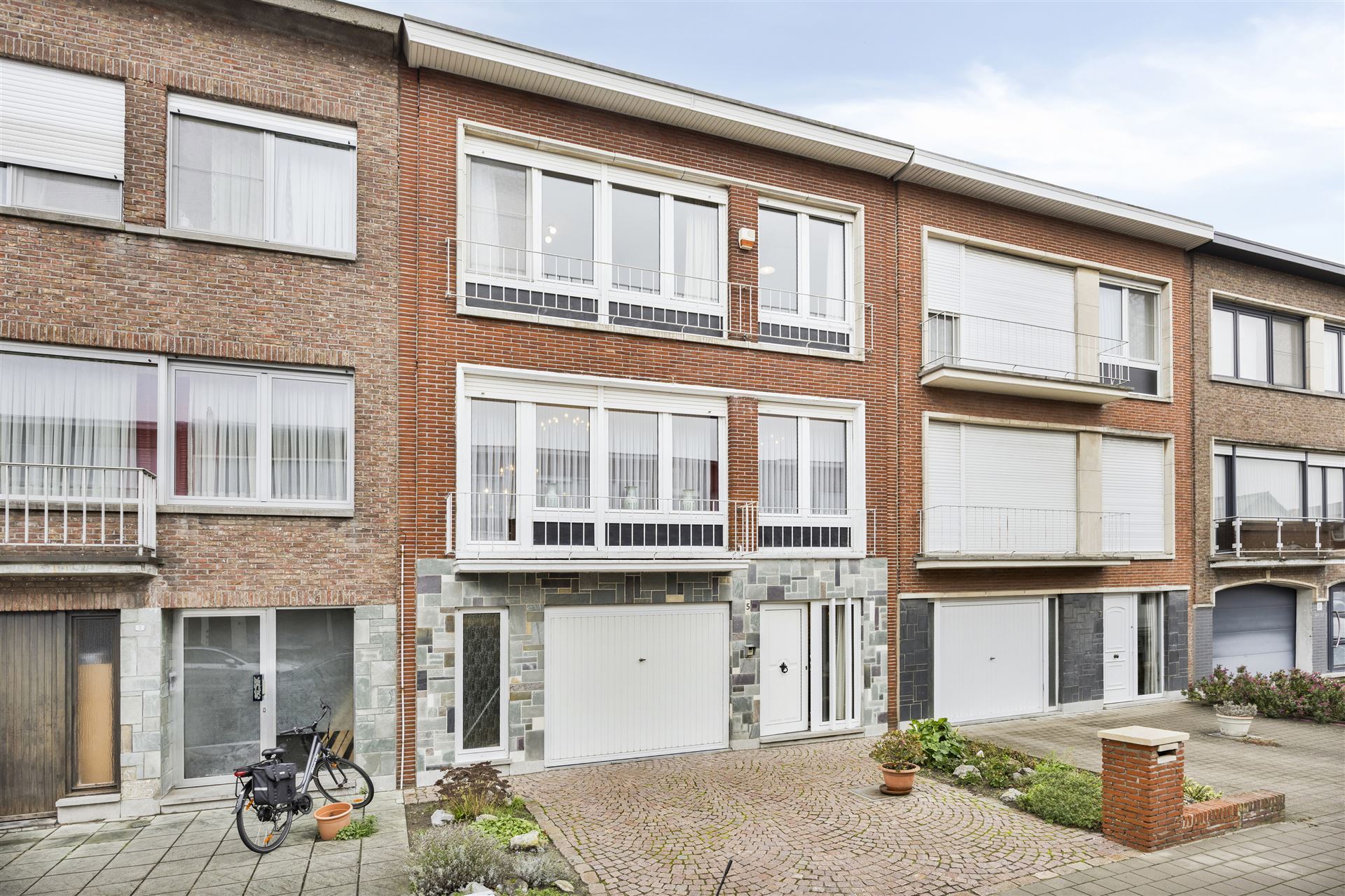 Woning met 3 slaapkamers en garage - foto 1