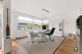 Instapklaar 3 slaapkamer appartement met ZW-terras in de Veldekens!Dit ruim en lichtrijk 3 slaapkamer appartement (144m²) met hoge afwerkingsgraad...