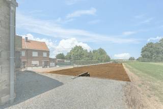 Vrijstaande bouwgrond van 6a38ca met vrij zicht over de achtergelegen velden te Bolder. Omwille van de ligging in een zijstraat van de doorgaande weg Riemst - Visé geniet je van een centrale uitvalsbasis . Op die manier bevindt het centrum van Riemst zich op slechts 2 automin en bereik je bruisende steden zoals Maastricht en Tongeren op 15 min. met de wagen. Kortom een perfecte woonomgeving!<br /><br />De percelen LOT 2a + 2b, hebben de volgende kenmerken:<br />- Oppervlakte: 638m2<br />- Perceelbreedte: 19,24m<br />- Perceeldiepte: 52,68m<br />- Oriëntatie: Zuidoosten<br />- Bouwdiepte: 9,6m<br />- Bouwbreedte: 12m<br /><br />Graag meer informatie? Aarzel niet om ons te contacteren.