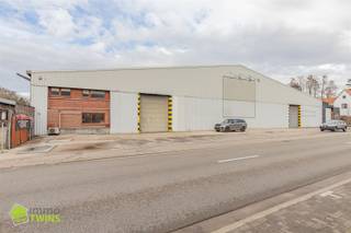 Uitzonderlijk ruim industrieel magazijn van ca. 6.900 m² te huur in SchoonaardeLangs de Steenweg naar Wetteren 16B in Schoonaarde bevindt zich dit...