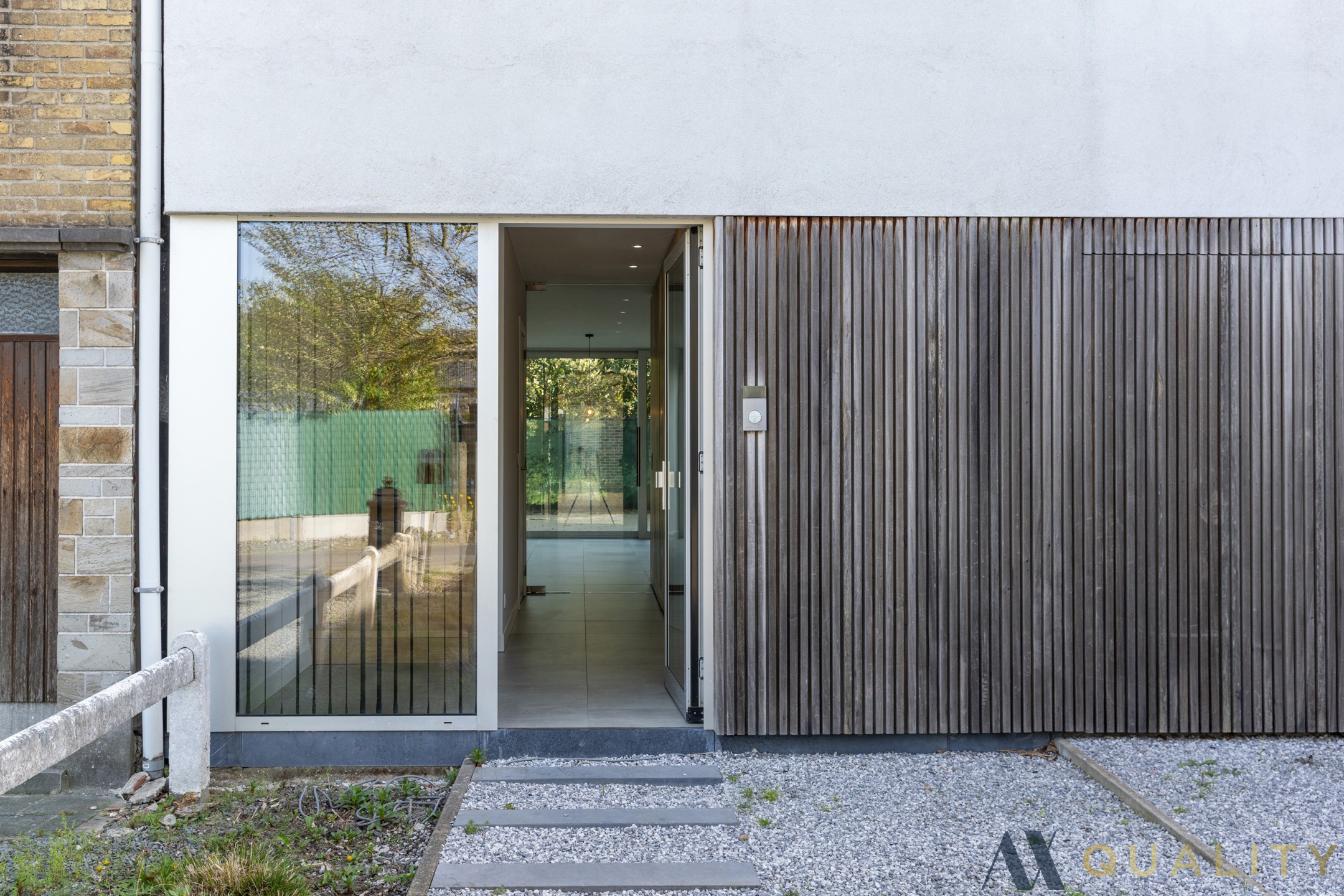 Charmante woning in rustige, doodlopende straat te Lebbeke - foto 3