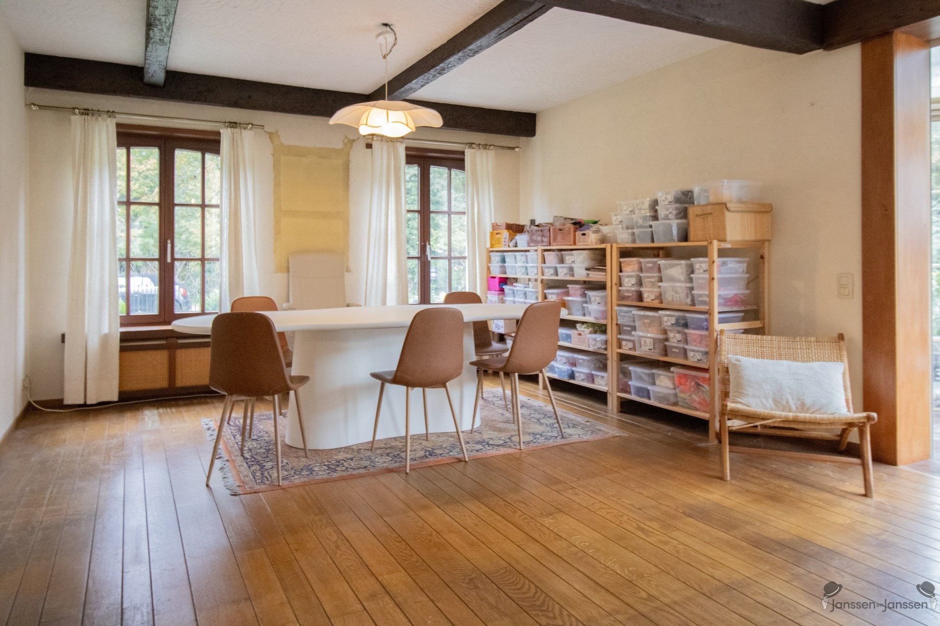 Ruime op te frissen villa met 2 keukens, 2 badkamers en min. 5 slaapkamers op 1.157 m² - foto 5