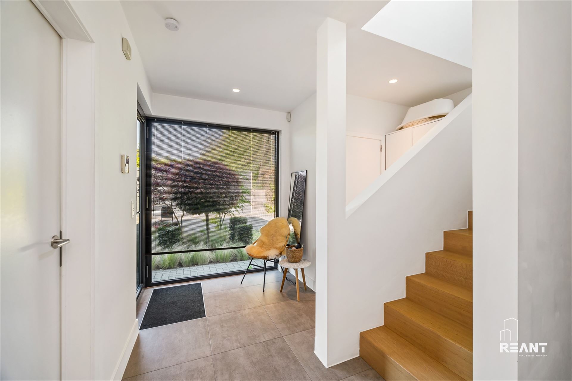 Instapklare woning met 4 slaapkamers, tuin en garagebox. - foto 5