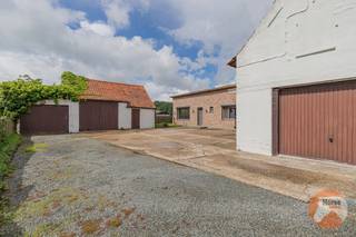HOFSTADE - Charmante gelegen woning met bijgebouwen en weideEERSTE BEZOEKDAG ZATERDAG 06/06 VAN 9U TOT 12U (enkel op afspraak!)In een bijzonder...