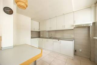 <p><span>Turnkey ground-floor apartment with sunny courtyard on prime location in Borgerhout</span></p><p><span> </span></p><p><span>Looking for a ready-to-use apartment with lots of light, a cozy outdoor space and a central location? Then this is the place for you. This well-kept ground-floor apartment combines a spacious living area with an open kitchen, a comfortable bedroom and a sunny city yard. Moreover, you live close to the Te Boelaer Park, stores, schools and public transport.</span></p><p><span> </span></p><p><span>Light &amp; practical</span></p><p><span>You enter in the entrance hall, where there is a handy built-in closet with connection for a washing machine. From the hall you have access to both the bathroom and the living space.</span></p><p><span>Together with the open kitchen, the living room forms a pleasant, light-filled living environment. Thanks to the large window on the street side, the room is bathed in natural light. The easy-care flooring provides a warm feel. The open kitchen connects nicely to the living space and features a sink, range hood, connection for a gas stove and plenty of electrical outlets. A compact breakfast table or additional countertop makes the space extra practical.</span></p><p><span> </span></p><p><span>Bedroom with access to outdoor space</span></p><p><span>At the back is the spacious bedroom, quietly located and with direct access to the cozy city courtyard. That outdoor space is southeast oriented, so you can enjoy the sun here early in the day. Ideal for breakfast outside, some greenery in pots or a cozy sitting area. The bedroom offers ample space for a double bed and closets.</span></p><p><span>Next to the bedroom is the bathroom, equipped with a shower, toilet and sink. Thanks to the window, you enjoy natural ventilation and natural light here.</span></p><p><span> </span></p><p><span> </span></p><p><span>Central living near park and station</span></p><p><span>This apartment is in a particularly convenient location in Borgerhout. You live near the Te Boelaer Park and the Boekenberg Park, ideal for a walk, a running session or a relaxing afternoon in the greenery. For your daily shopping, Delhaize and Aldi are a short distance away. Schools, public transportation and Berchem Station are also in the immediate vicinity. Moreover, with the Ring Road and major approach roads nearby, you are quickly on your way to Antwerp or beyond.</span></p><p><span> </span></p>