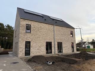 Exclusieve nieuwbouwwoning in Lille centrum – High-end wonen op maat!In dit prachtige nieuwbouwproject bieden we, in samenwerking met Lentedorp, deze...