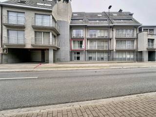 <strong><span>Prachtig appartement met groen uitzicht, 1 SLPK + garage!</span></strong><br /><br />Maandelijkse kosten : 85 euro<br /><br />Voor meer info én/of een bezoek mail naar info@kurtimmo.be!