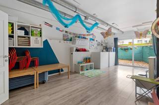 Op een uiterst centrale locatie, vlakbij scholen, winkels, toffe hotspots en daarnaast een uitstekende verbinding met zowel tram als bus vind je...