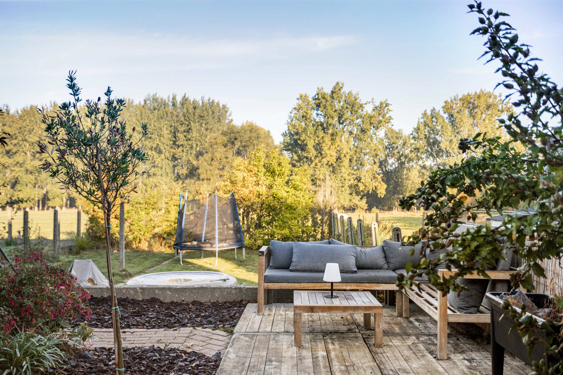 Instapklare halfopen bebouwing met tuin, zicht en garage! - foto 2