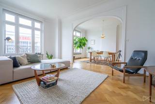 TEL : 0483/300.536 – MAIL : Maya.Agharbi@weinvest.beOp een toplocatie, vlak bij alle voorzieningen (metro, winkels, culturele activiteiten…), biedt...