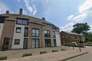 Vraag uw bezoek aan via info@optimusvastgoed.be!TE HUUR: Gelijkvloers appartement met 2 slaapkamers te Heusden!Dit appartement is gelegen in een...