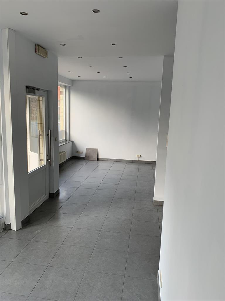 Commercieel gelijkvloers van +/- 71m² te Ternat! - foto 2