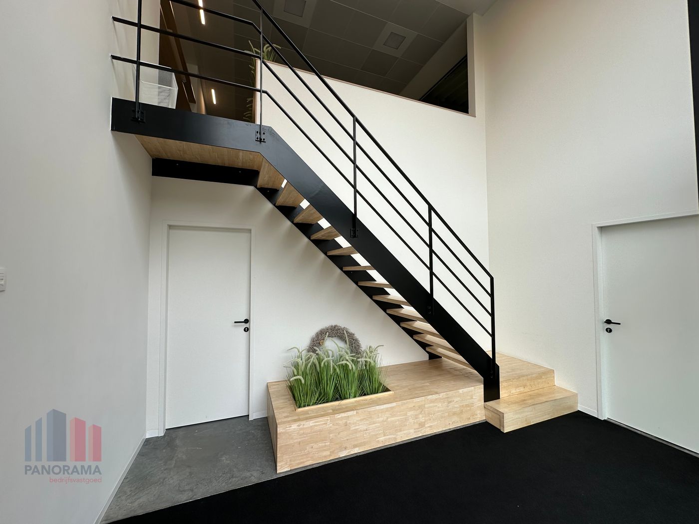 Modern en energiezuinige bedrijfsunit te huur in Waregem – instapklaar met magazijn en kantoren - foto 5