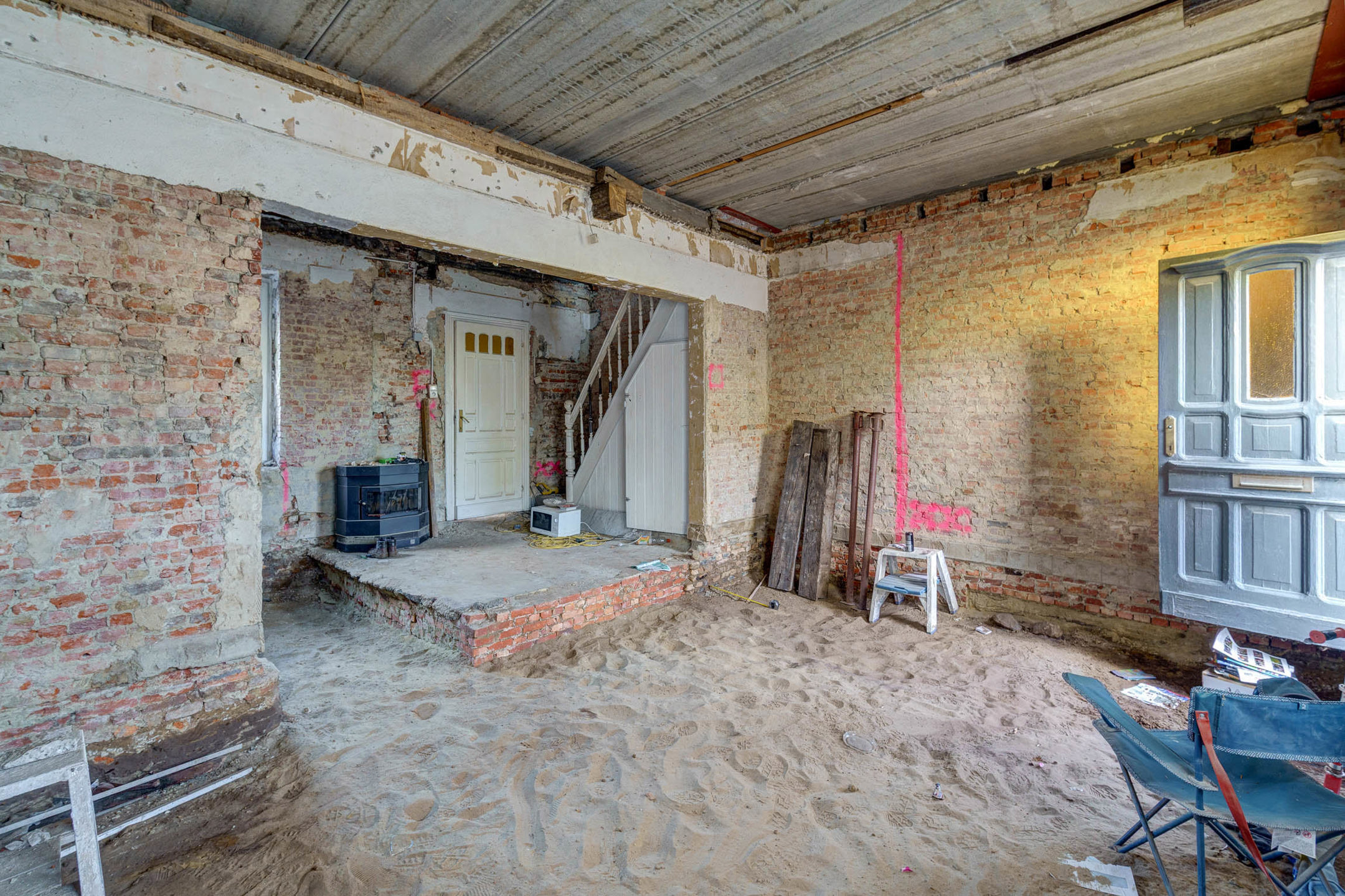 Te renoveren woning met 2 slpk en zolder nabij Balen-centrum - foto 4