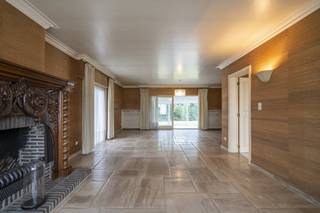 Dit karaktervol huis in Kuurne biedt een uitstekende kans voor wie op zoek is naar een woning met potentieel. Gelegen in de rustige en...