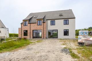 Deze energiezuinige woning (E20) wordt gebouwd met futureproof technieken en geniet van een rustige, bosrijke ligging nabij Provinciedomein 't...