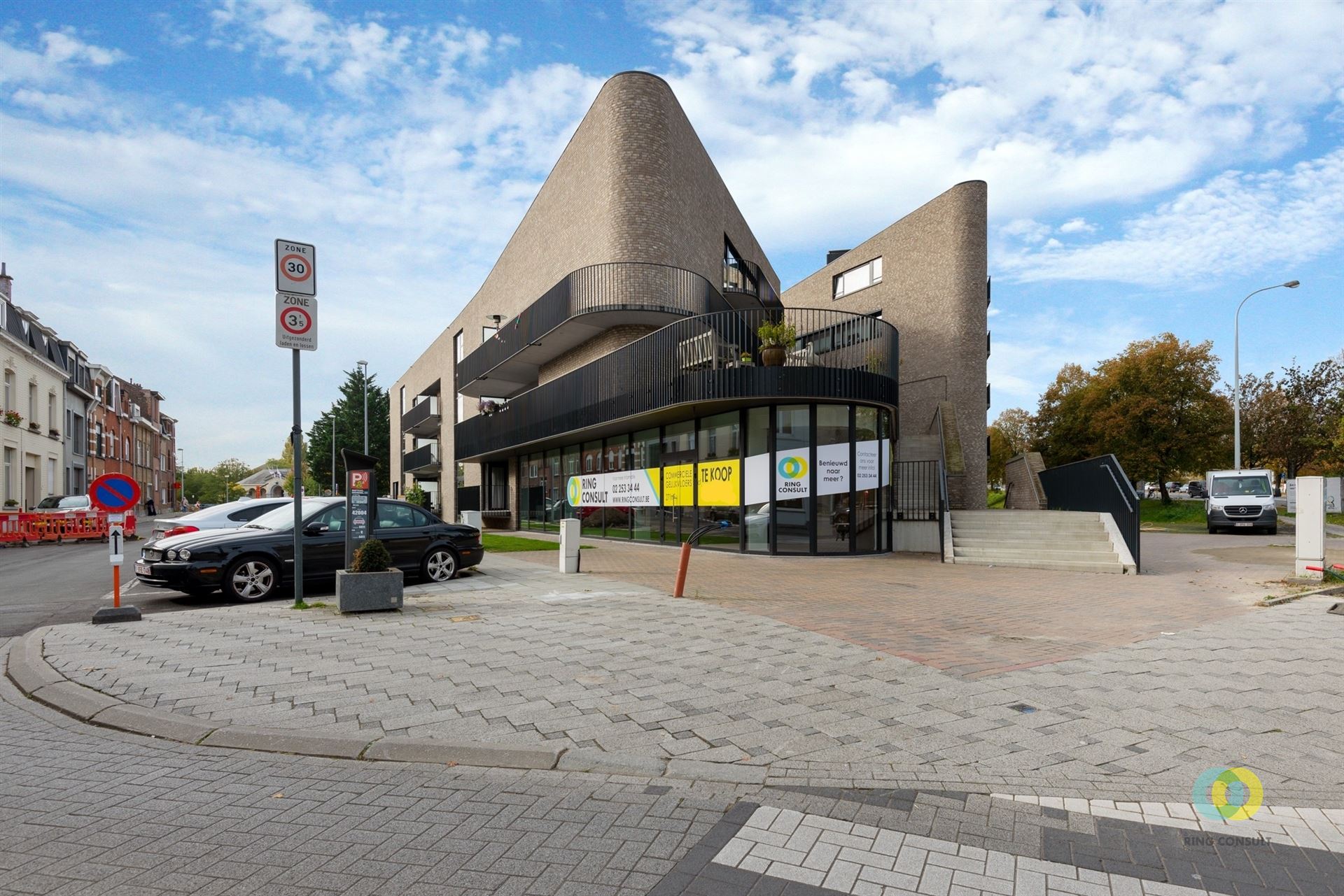 Instapklaar kantoor of commercieel gelijkvloers op uistekende locatie - foto 4