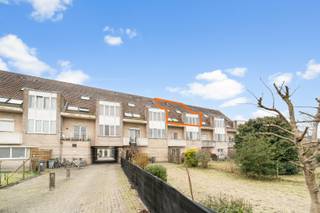 Dit duplex appartement (tweede en derde verdieping) is ideaal voor zelfbewoning of als investering. Het appartement bevindt zich op een...