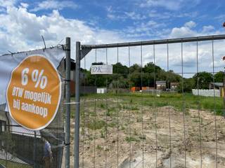 Residentie "Ten Hove" is heel aangenaam gelegen nabij het schilderachtige dorpsplein van het gezellige Wieze. In deze kleinschalige residentie...