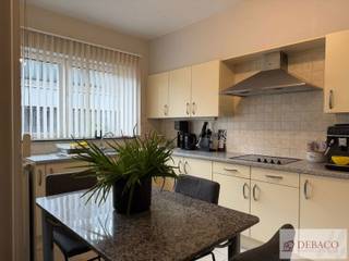 Centraal gelegen appartement met 2 slaapkamers te Herenthout!Dit mooie appartement bestaat uit een ruime inkomhal, apart gastentoilet, ruime...