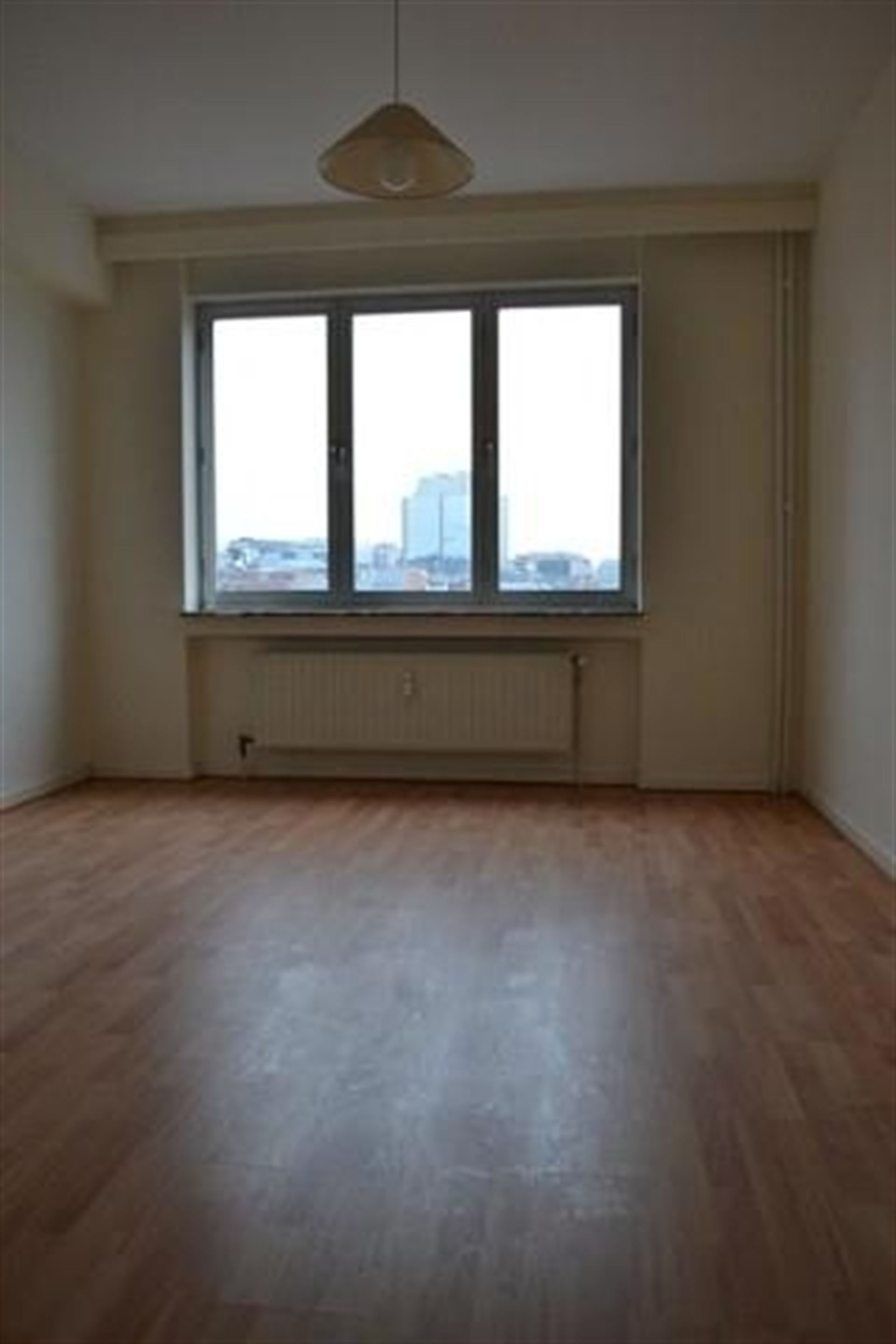 Spacious and bright apartment on the 10th floor with a view of Square Marie Louise - photo 5