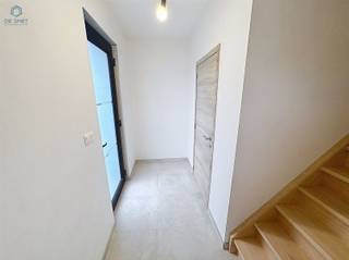 RUSTIG GELEGEN, ENERGIEZUINIGE NIEUWBOUWWONING MET 4 SLAAPKAMERS EN TUINIn een rustige zijstraat, op wandelafstand van het centrum van...