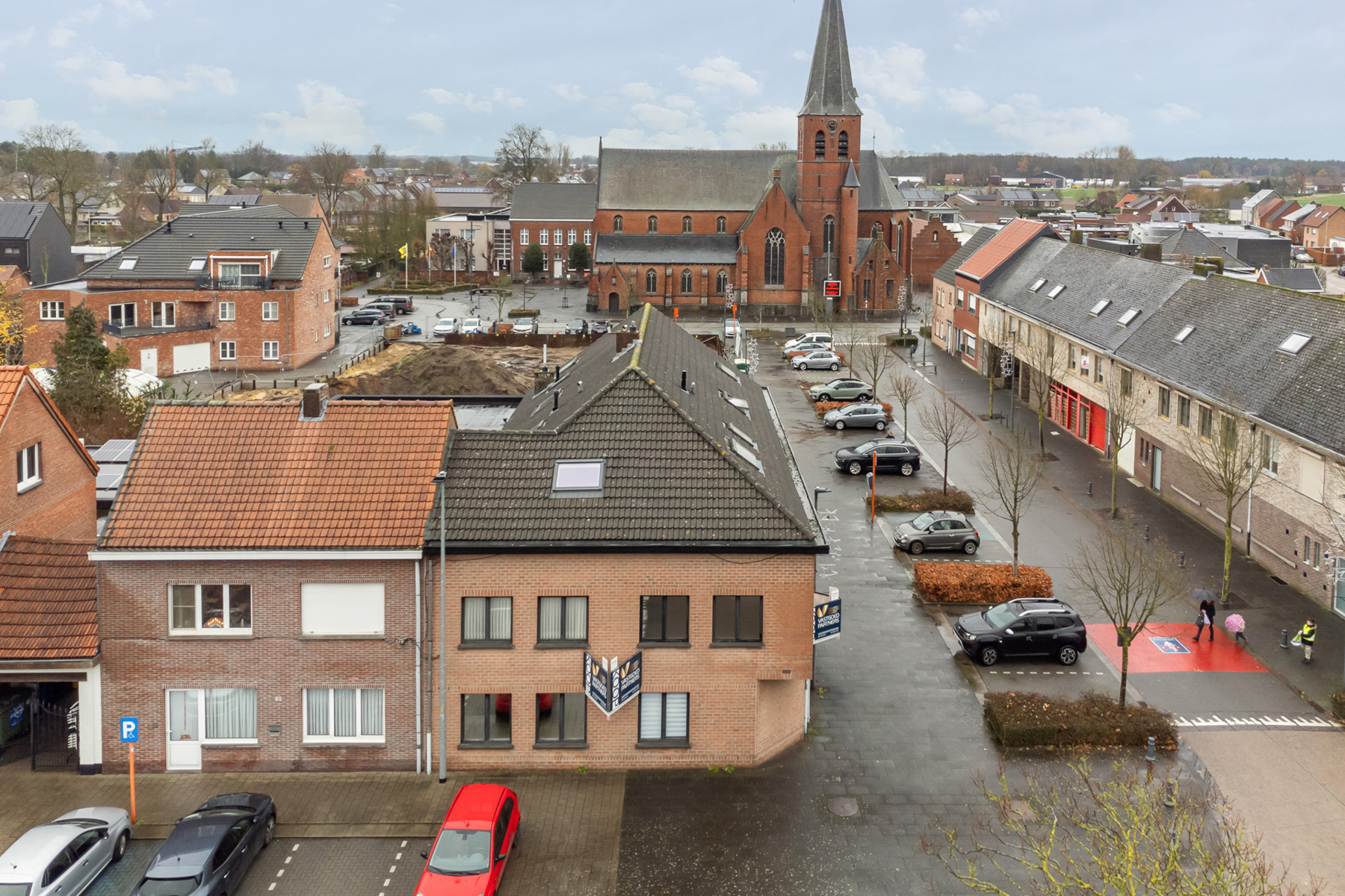 Opbrengsteigendom met 9 appartementen en een woning - foto 3