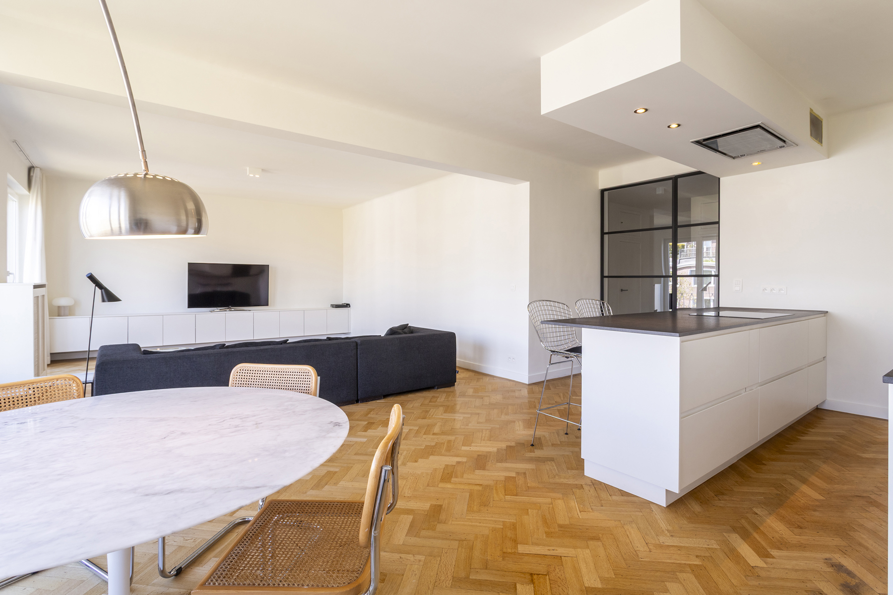 Ruim en lichtrijk appartement met terras op toplocatie! - foto 4