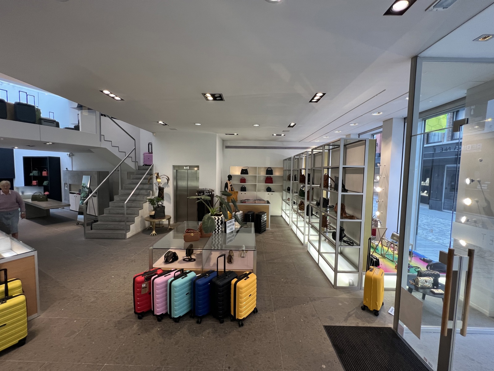 Commercial for sale in Halle - photo 3