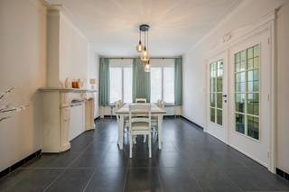 BEZOEKMOMENTEN 14/07 EN 15/07 VANAF 16U. MAAK EEN AFSPRAAKIn de Burgemeester Danneelstraat vindt u deze instapklare en energiezuinige woning met maar...