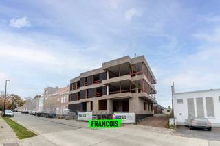 Nabij centrum Ronse vinden we dit appartementsgebouw. Met winkels, scholen, openbaar vervoer en centrum Ronse allen op wandelafstand, geniet...