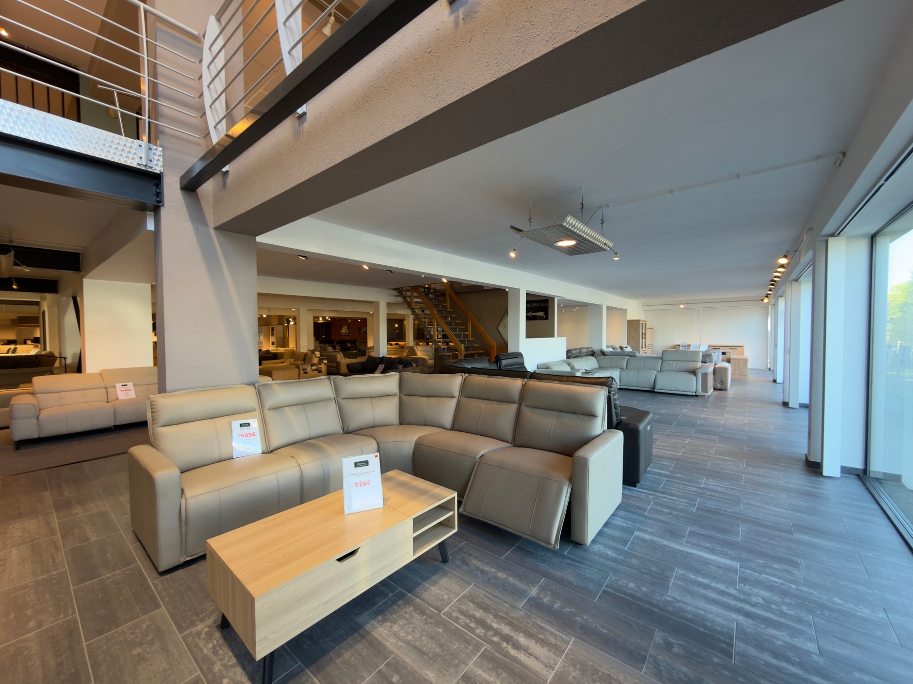 Ruim handelspand 3.250m² met parking te Sint-Gillis-Waas - foto 4