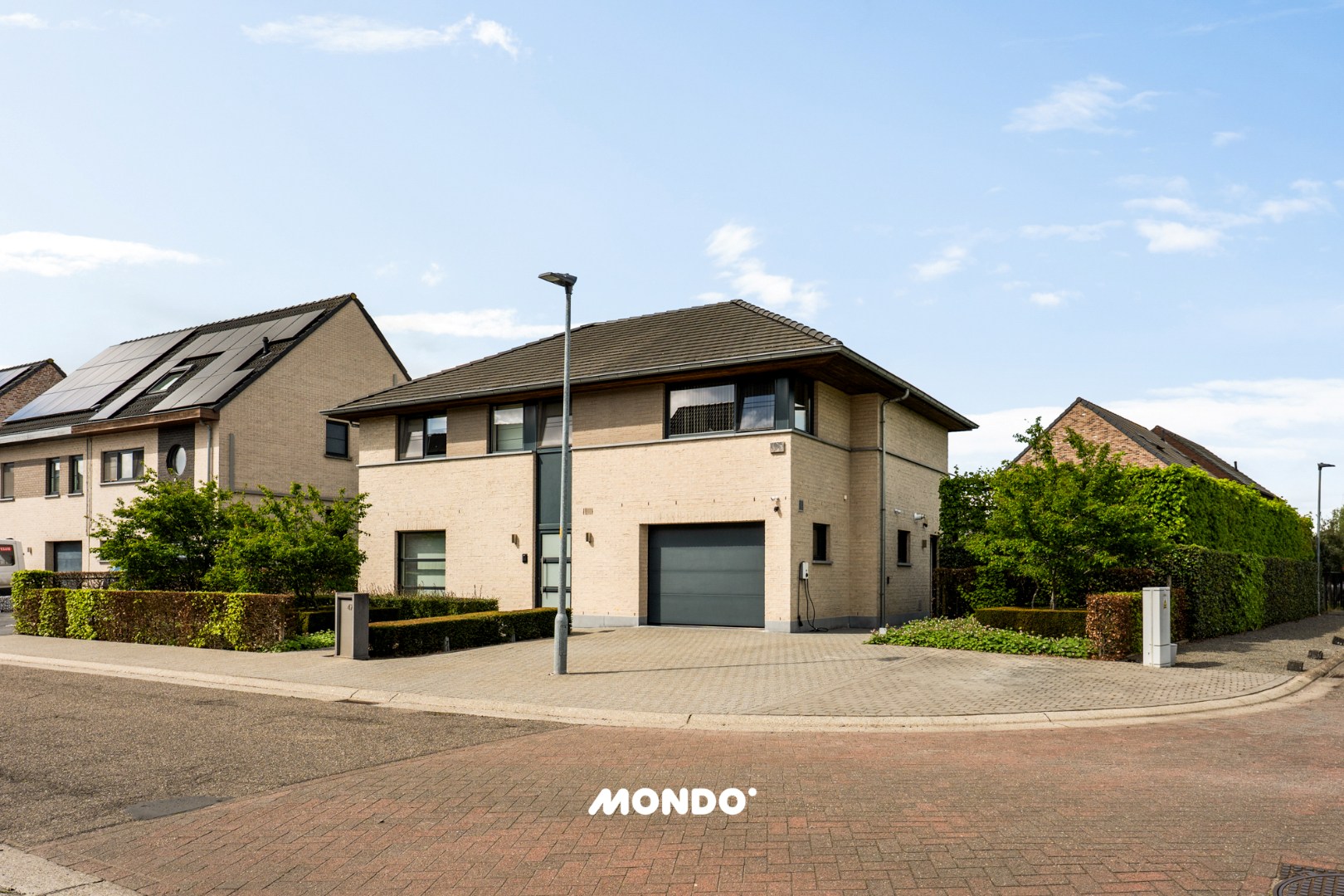 Detached house in a PRIME location! - photo 1