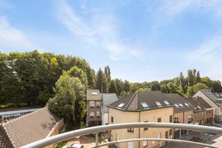 SINT-STEVENS-WOLUWE - Net op de grens met Kraainem - Aangename duplex op de 3e verdieping van een gebouw met lift gelegen in een rustige...