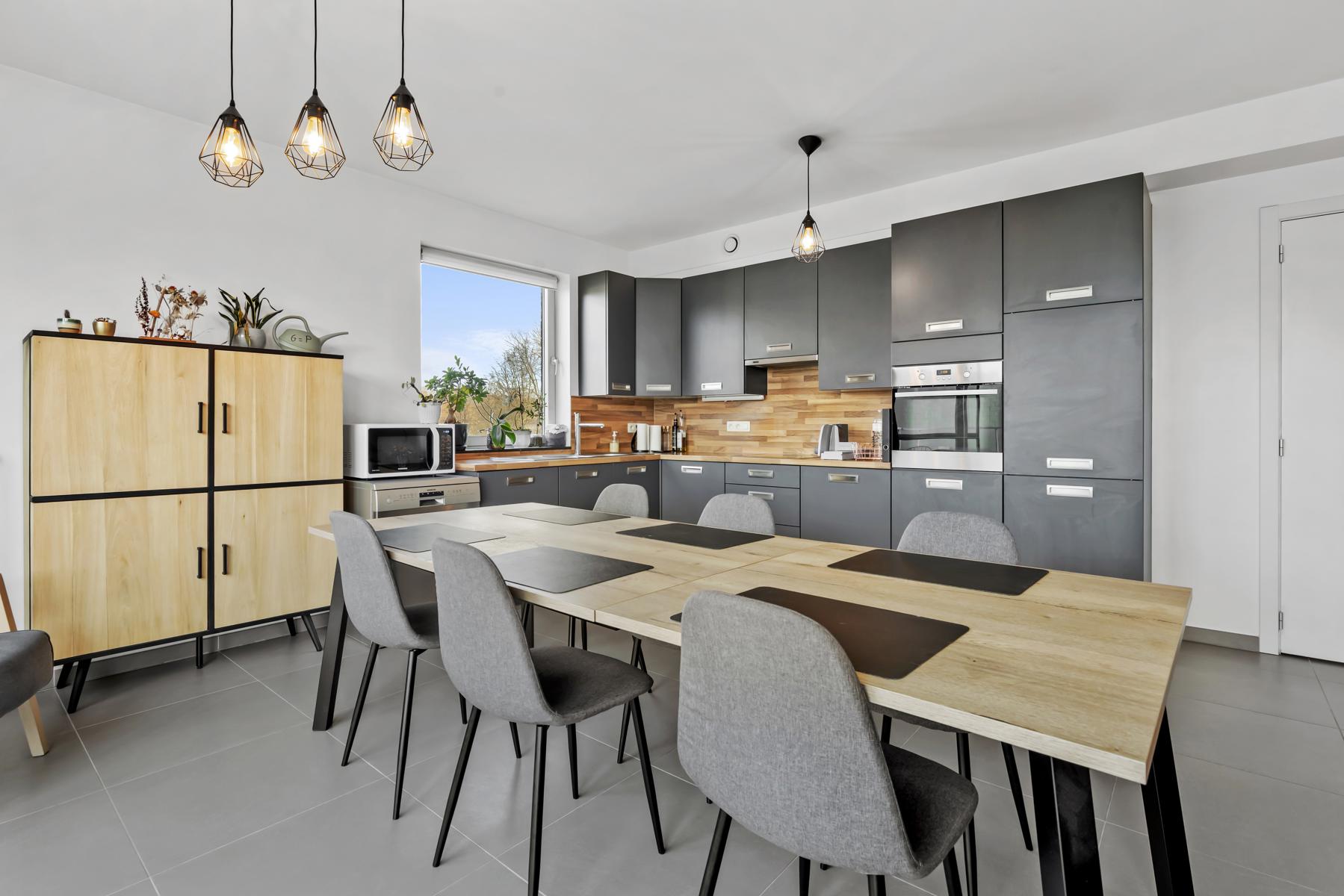 Tweeslaapkamer appartement met ruim terras in centrum Lokeren  - foto 3