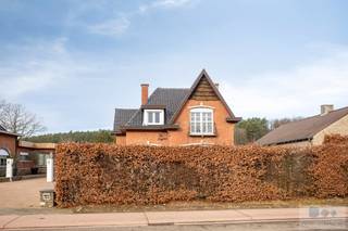 In de groene rand rond Averbode, bevindt zich deze leuke gezinswoning met ruime, vrijstaande garage.Deze charmante woning is gelegen net buiten...