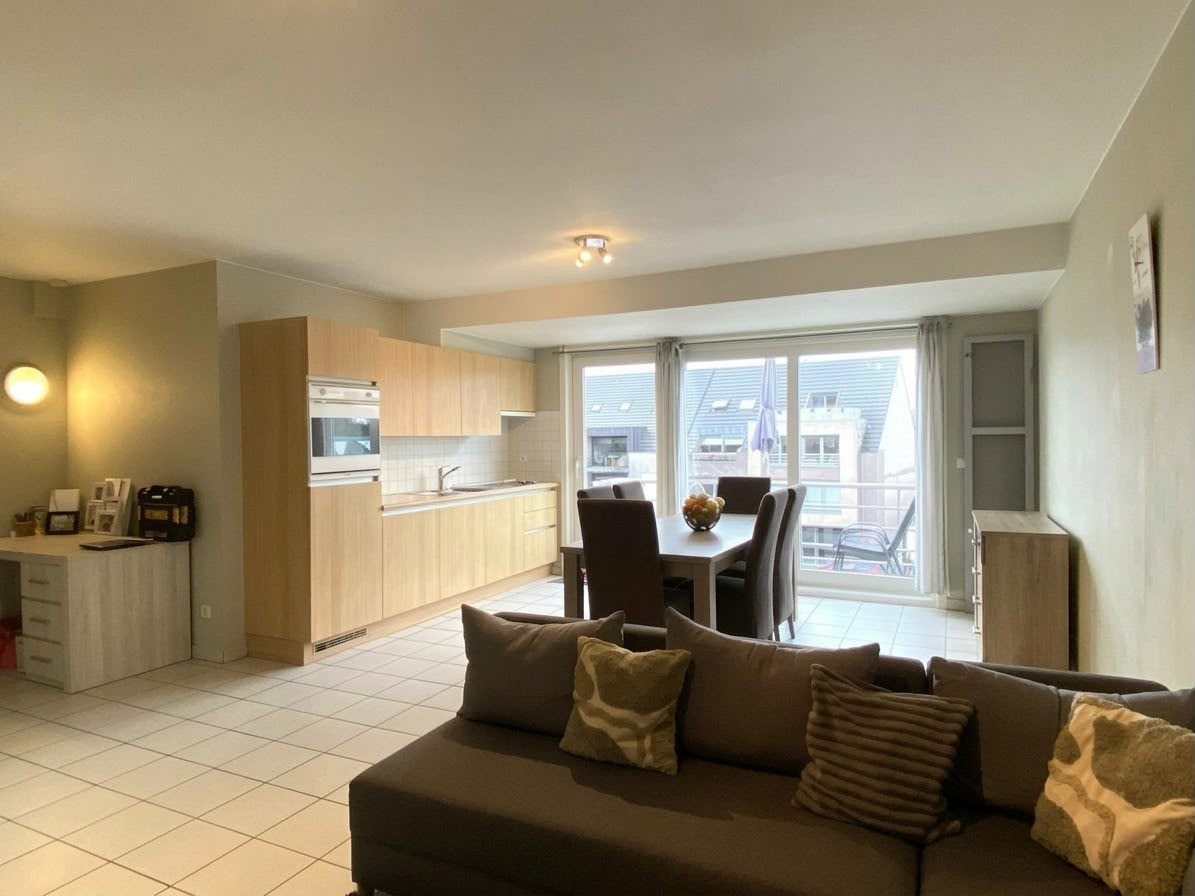 APPARTEMENT MET 1 SLAAPKAMER | TERRAS EN GARAGEBOX - foto 2