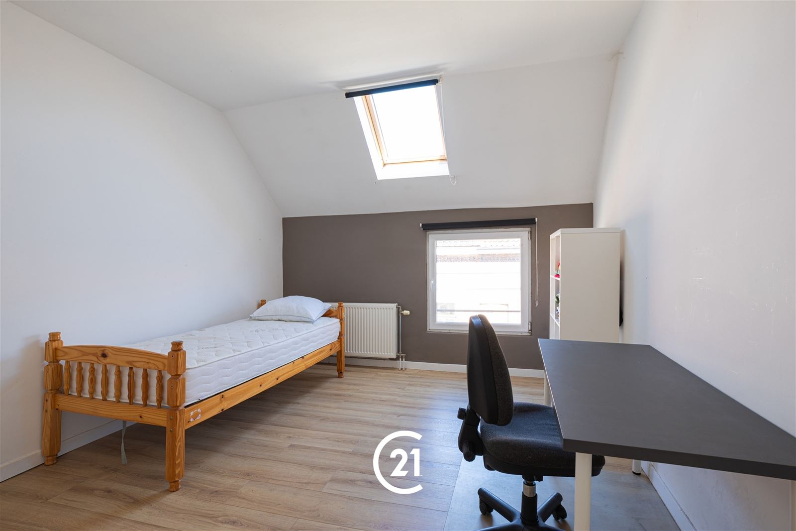 Move-in ready home with 3 spacious bedrooms in prime location - photo 5