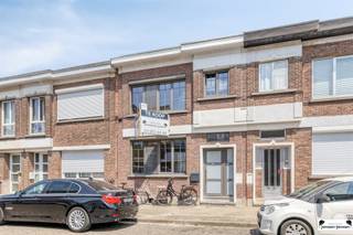 Gerenoveerde eengezinswoning met 3 slaapkamers. Stap binnen in deze charmante woning gelegen in een rustige straat in een van de meest gegeerde...