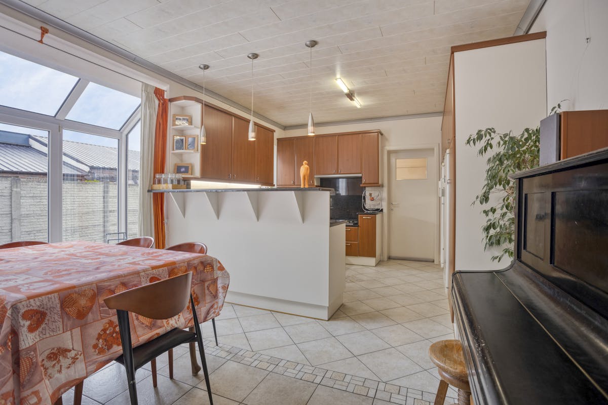 Maison spacieuse et bien entretenue à vendre sur une route de liaison à Dilsen - photo 5