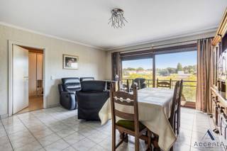 Instapklaar één-slaapkamerappartement op de derde verdieping van een goed onderhouden gebouw in de wijk Sylvain Dupuis te Anderlecht. Het...