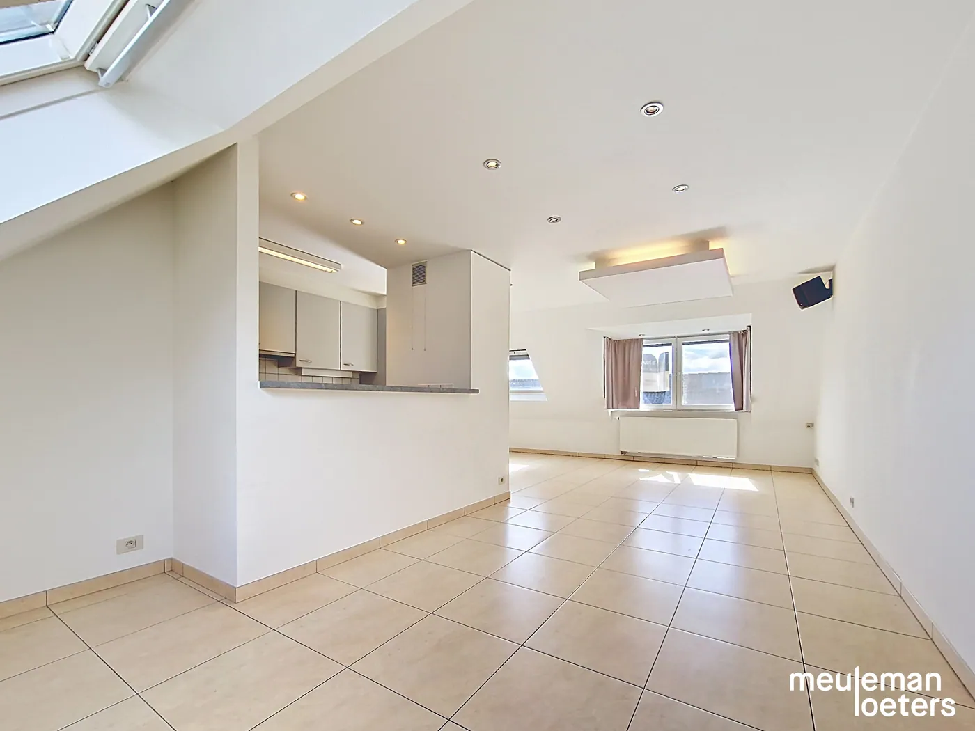 Apartment for rent in Ruddervoorde with 2 bedrooms - photo 2