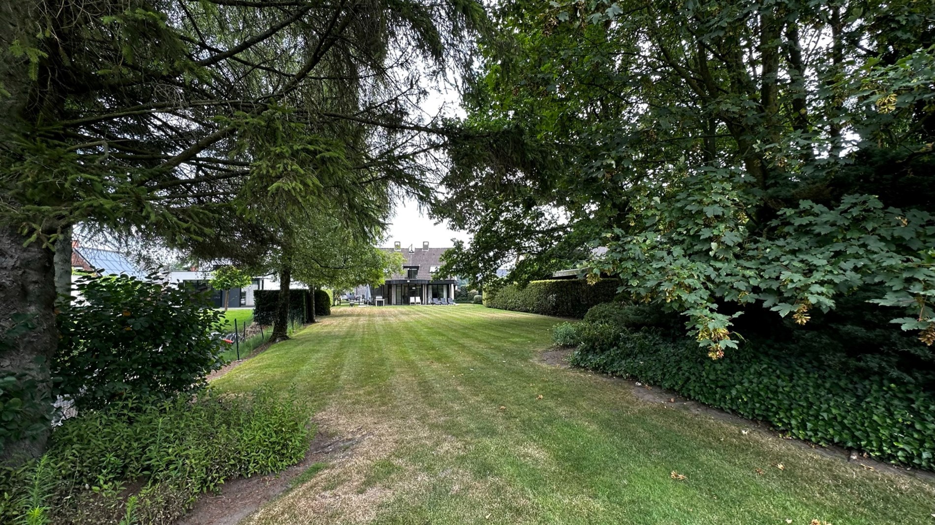 Ruime woning te Sinaai met weide - foto 5