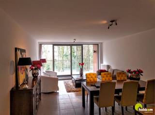 Dans un excellent emplacement à Mortsel à la frontière de Berchem, nous trouvons ce bel appartement de 3 chambres à coucher de pas moins de130m2...