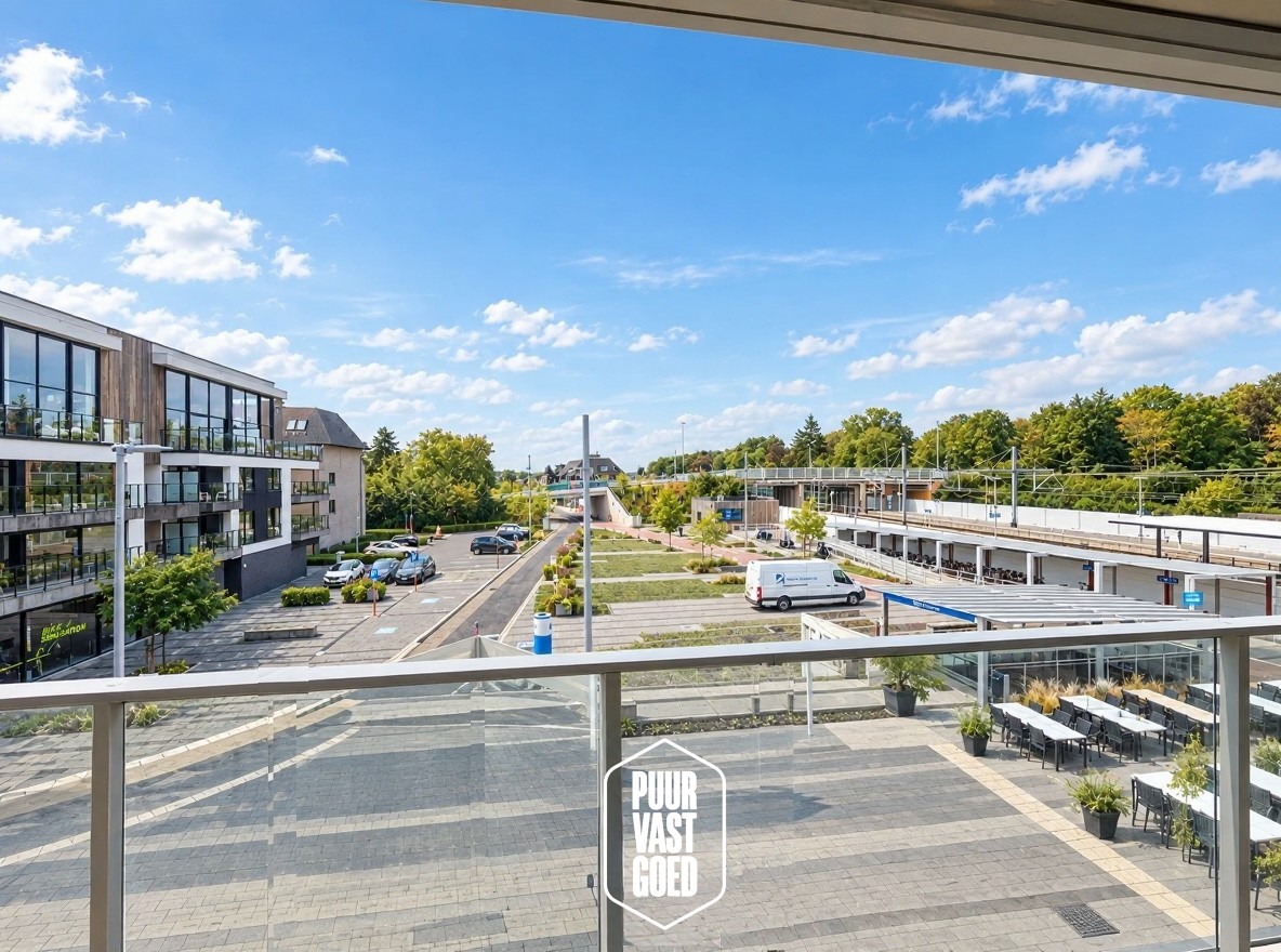 Recent appartement aan station met leuk zicht op plein - foto 3